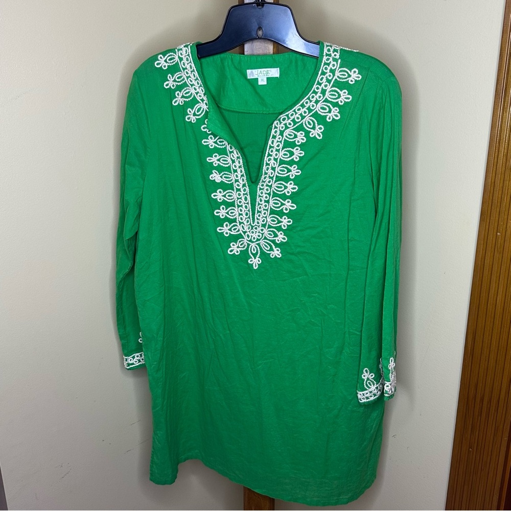 JADE

Green Embroidered 
V-Neck Women's Tunic Top